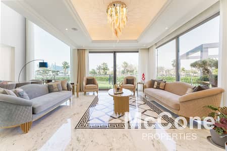 4 Bedroom Villa for Sale in Jumeirah Islands, Dubai - Upgraded | Lake and Skyline View | Extended