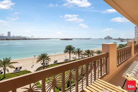 3 Bedroom Flat for Rent in Palm Jumeirah, Dubai - Yearly rent 310 k | full sea view | call me