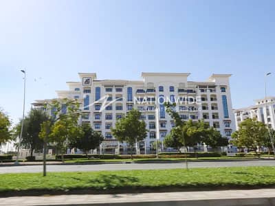 2 Bedroom Flat for Rent in Yas Island, Abu Dhabi - Partial Golf+Ferrari View|Best Layout|Prime Area