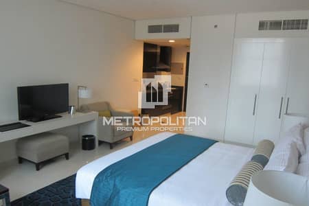 Studio for Rent in Business Bay, Dubai - Cozy Studio | Fully Furnished | Ready to Move In