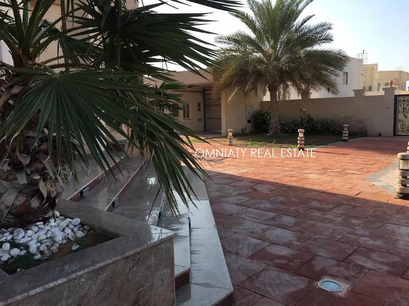 Superb 5BR all ensuite with pool and stunning garden in Barsha 3_- View now!
