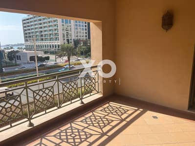 2 Bedroom Flat for Rent in Palm Jumeirah, Dubai - Vacant and Newly Furnished 2 Bed + Maids