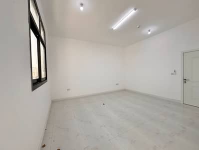 Studio for Rent in Baniyas, Abu Dhabi - 1c39a972-2d67-4721-aefc-3e25762347c2. jpg