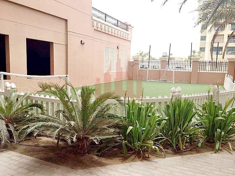 EXCLUSIVE! LARGE 3 B/R EN-SUITES FOR SALE EXCLUSIVE! LARGE 3 B/R EN-SUITES FOR SALE