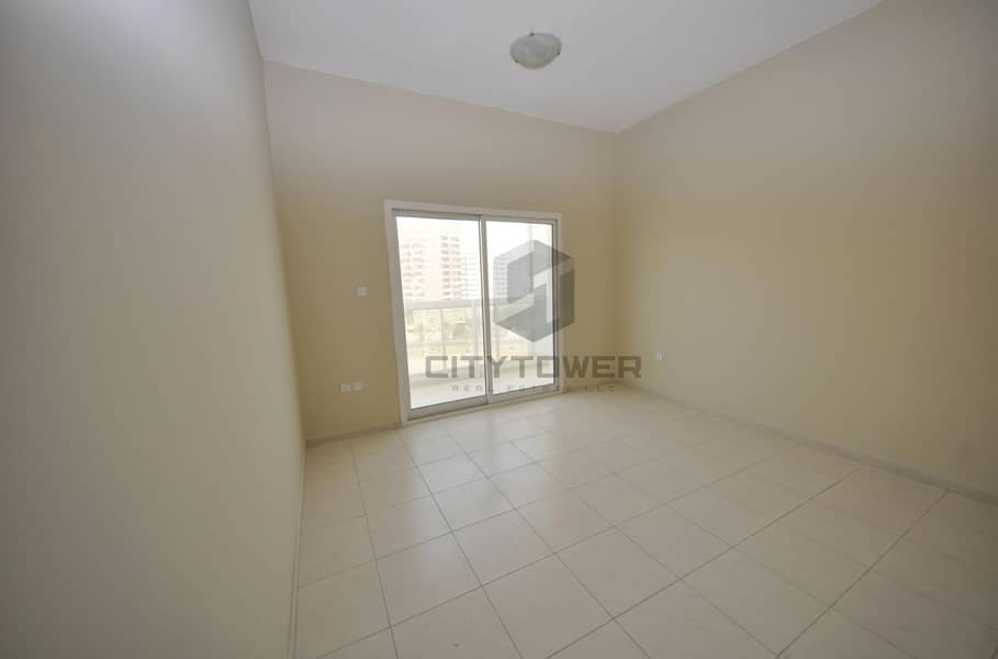 JAFAR 94-Spacious 1 Bed room Hall in Prime location DSO