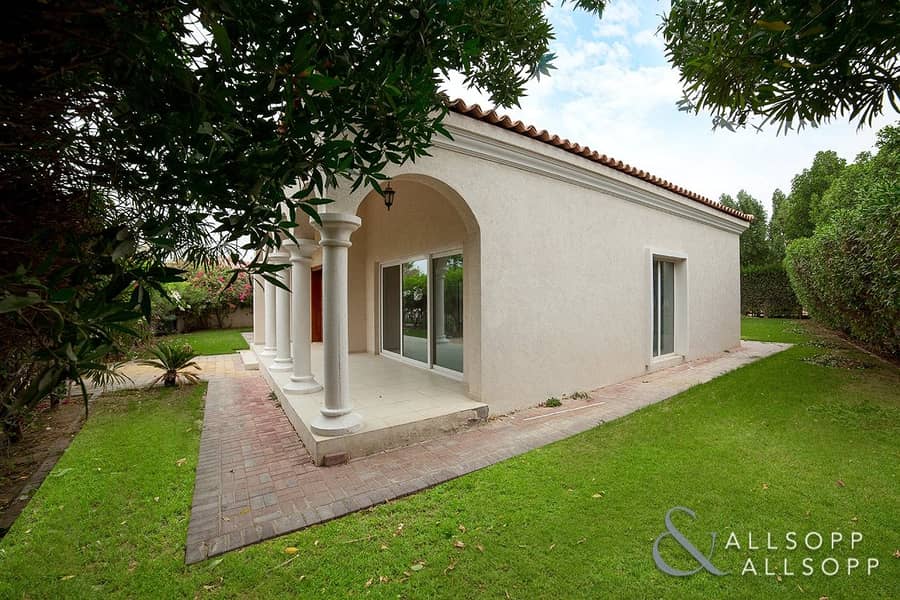 EXCLUSIVE | Corner Unit | Prime Location EXCLUSIVE | Corner Unit | Prime Location