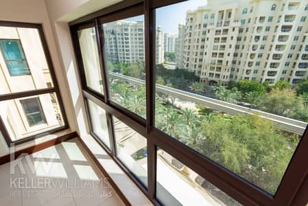 3 Bedroom Flat for Rent in Palm Jumeirah, Dubai - Vacant | Large 3 bedroom | Maid's room