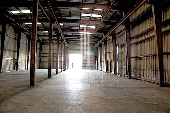 For Rent Semi Fitted Warehouse in Jafza.