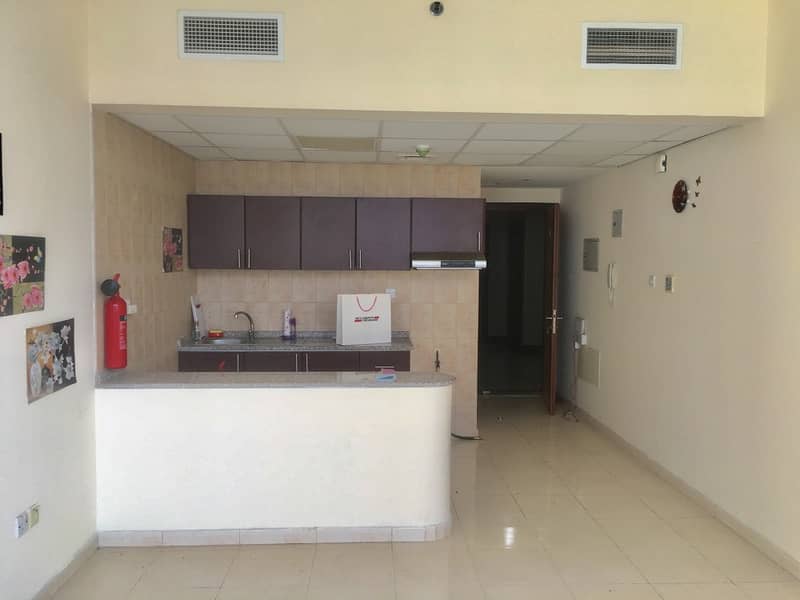 STUDEO APARTMENT AVAILABL 16K 1 CHQS ALSO 4/6 CHQS 20K 22K