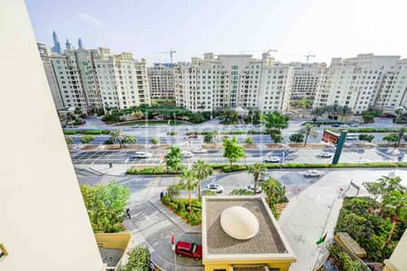 2 Bedroom Flat for Rent in Palm Jumeirah, Dubai - 2 BR plus Maids Room | Prime Location