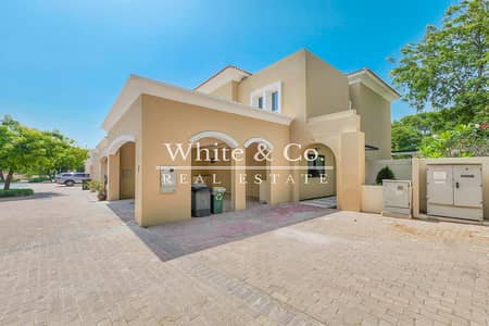 4 Bedroom Villa for Sale in Arabian Ranches, Dubai - Contemporary | Swimming pool | Vacant now