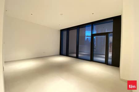 Studio for Sale in Business Bay, Dubai - Large Layout Studio | Modern Design | High Ceiling