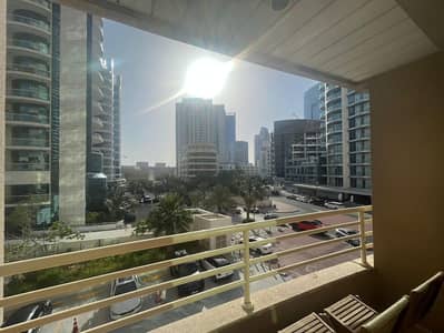 Prime Location Studio | Mid Floor Community