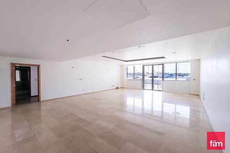 2 Bedroom Flat for Sale in Palm Jumeirah, Dubai - Amazing View | Great Deal Huge Layout