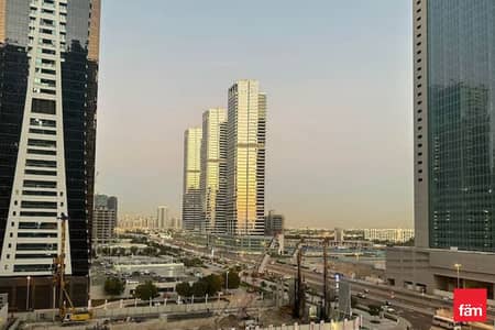 1 Bedroom Flat for Sale in Jumeirah Lake Towers (JLT), Dubai - Partial Lake View | Mid Floor | Investor Deal