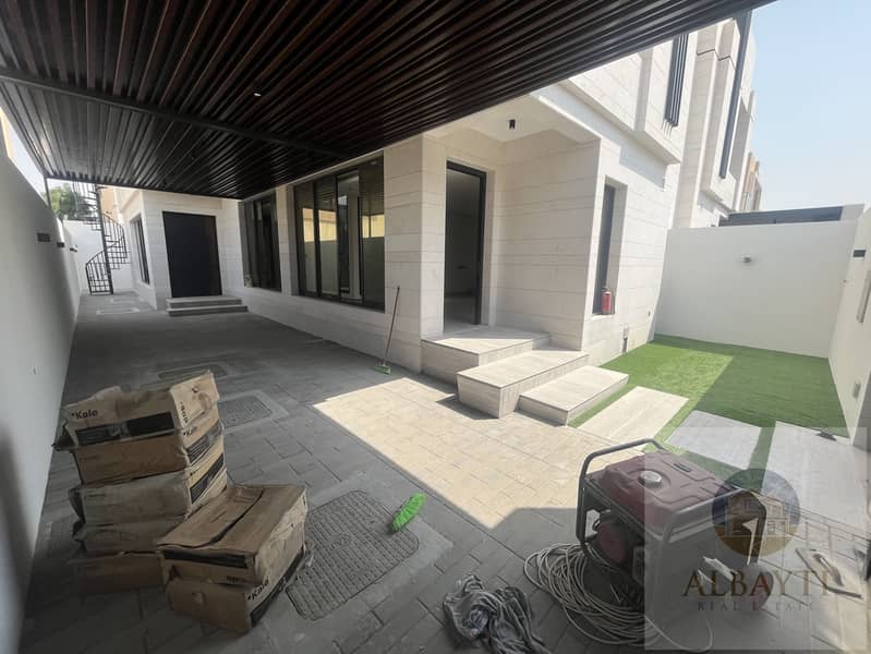 Luxurious Good Quality And New Desine Good Location Good Price Brand New Villa For Sale Luxurious Good Quality And New Desine Good Location Good Price Brand New Villa For Sale