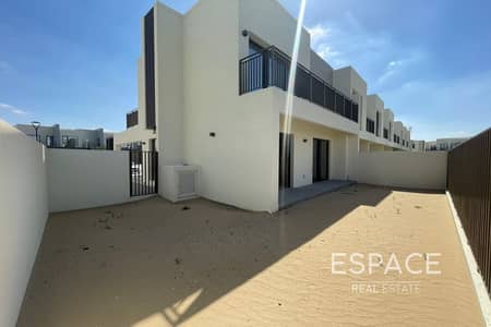 4 Bedroom Villa for Rent in Dubai South, Dubai - Exclusive | Unfurnished | Facing Pool