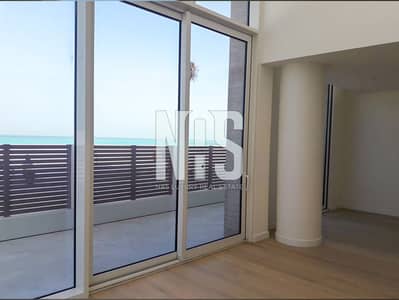 2 Bedroom Penthouse for Rent in Saadiyat Island, Abu Dhabi - Duplex Penthouse | 2 BHK with Huge Living Room | Private Garden