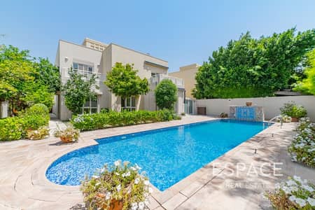 5 Bedroom Villa for Rent in The Meadows, Dubai - Upgraded | 5 Bedroom | Private Pool 5 Bedroom Villa for Rent in The Meadows, Dubai - Upgraded | 5 Bedroom | Private Pool
