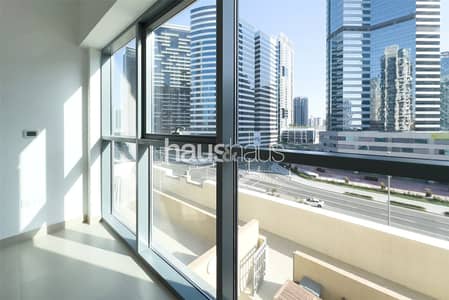 1 Bedroom Flat for Rent in Downtown Dubai, Dubai - 1BR + 2 Bath | Spacious | Bright | Great Amenities