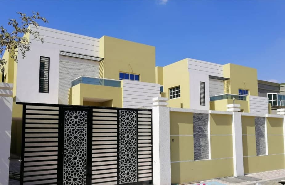 Specious Luxurious 5 BHK 7 Bathrrom Maid Room Villa For Sale in Amazing Location