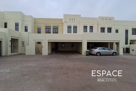 4 Bedroom Villa for Rent in Reem, Dubai - Well Maintained | 4 Beds plus Maids | Available 1 August