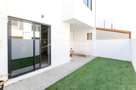 2 Bedroom Flat for Rent in Al Ghadeer, Abu Dhabi - Vacant |Perfect Unit|Ground Floor|Attached Garden
