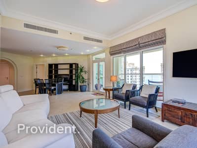 3 Bedroom Flat for Rent in Palm Jumeirah, Dubai - Sea Views| Maids Room | Private Beach Access