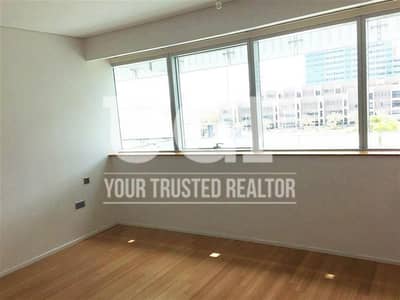 Canal view 2BR apt with balcony and parking Canal view 2BR apt with balcony and parking