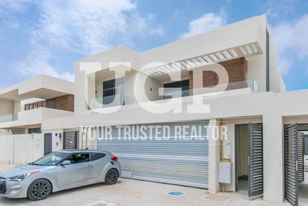 Big Plot 5BR Villa | Maids rm. and Garden Big Plot 5BR Villa | Maids rm. and Garden