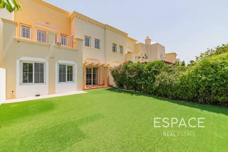 3 Bedroom Villa for Rent in The Springs, Dubai - Renovated | Lake Backing | Available Now