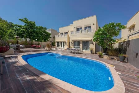 5 Bedroom Villa for Rent in The Meadows, Dubai - Fully Renovated | Private Pool | Near to Park