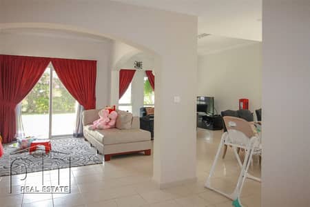 5 Bedroom Villa for Rent in The Meadows, Dubai - Type 7 - Lake view - Meadows 4 - Available Now 5 Bedroom Villa for Rent in The Meadows, Dubai - Type 7 - Lake view - Meadows 4 - Available Now