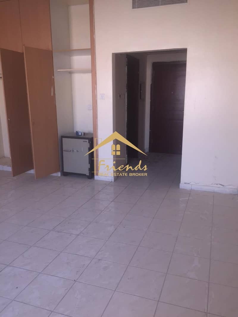 Vacant Studio apartment with balcony for Sale in Italy Cluster International City