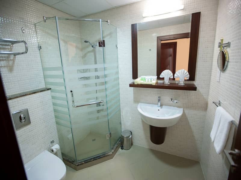 8 TOILET. jpg