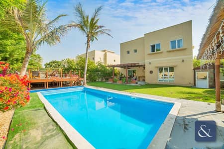 3 Bedroom Villa for Sale in The Meadows, Dubai - Fully Renovated | Single Row | Smart Home