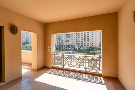 1 Bedroom Flat for Sale in Palm Jumeirah, Dubai - Large 1 BR Golden Mile | Tenanted | Call to View