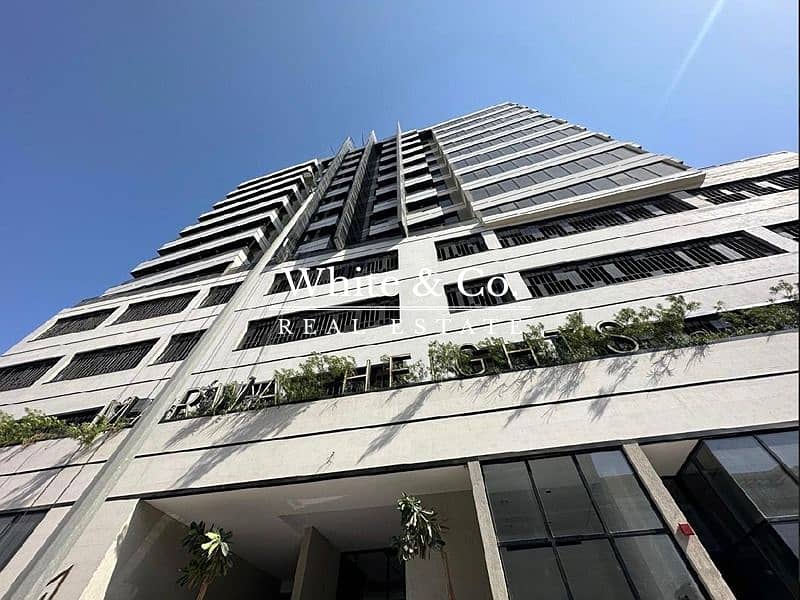 Luxurious 1 Bed | Prime Location | Modern Fin