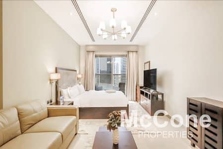 Studio for Rent in Downtown Dubai, Dubai - Stunning City Views | Large Balcony | Negotiable