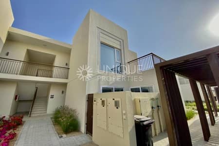 2 Bedroom Apartment for Sale in Dubai South, Dubai - Rented I Investors Deal I Single Row | Luxurious