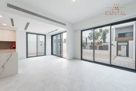4 Bedroom Townhouse for Rent in Dubailand, Dubai - Single Row Prime Location Brand New
