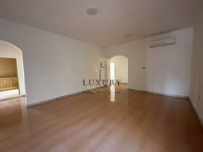 Floor for Rent in Al Jimi, Al Ain - Ideal Location | Good For Saloon | Medical Center