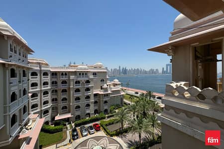 2 Bedroom Flat for Sale in Palm Jumeirah, Dubai - Negotiable-Vacant-Sea View -2 bed+maids