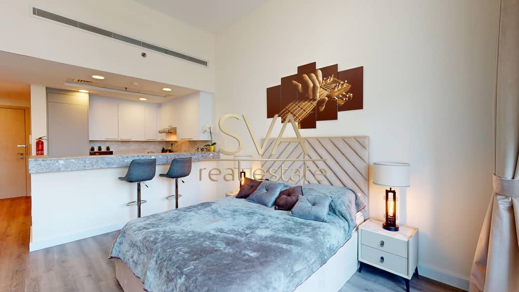3 SVA-REAL-ESTATE-Bay-Square-Building-9-04252024_083841. jpg