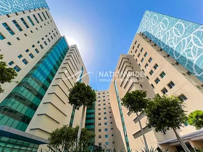4 Bedroom Apartment for Rent in Al Raha Beach, Abu Dhabi - A Sleek Unit |Partial Canal View| High Floor