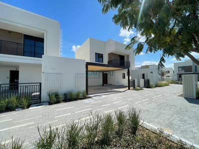 4 Bedroom Villa for Sale in Yas Island, Abu Dhabi - Single Row and Corner Unit | New and In Demand
