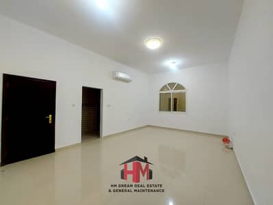 شقة 4 غرف نوم للايجار في بني ياس، أبوظبي - WhatsApp Image 2024-05-29 at 2.50. 42 PM. jpeg
