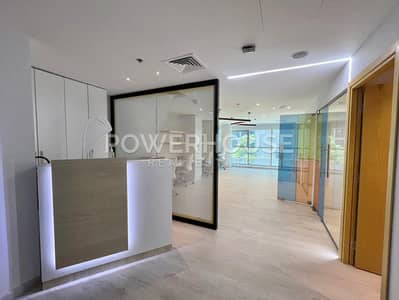 Office for Rent in Business Bay, Dubai - Modern Fit Out | Glass Partitions | 2 Washrooms