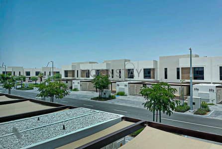 3 Bedroom Townhouse for Rent in Yas Island, Abu Dhabi - Luxurious Townhouse | Premium location | Corner unit