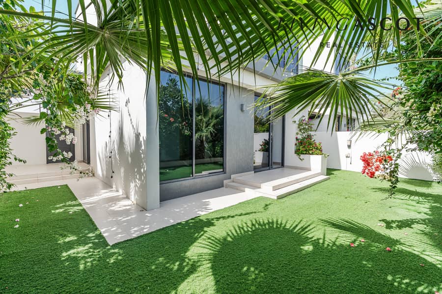 Private Garden | Ready  Now | Landscaped